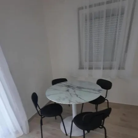 Two Bedroom 公寓 *