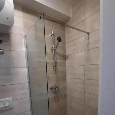 Two Bedroom * 维尔